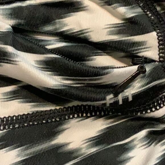 NIKE PRINTED RELAY DRI FIT STAY WARM RUNNING XS Black White - Picture 11 of 11